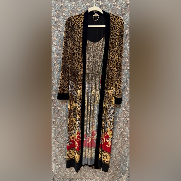 Soma Leopard Print Nightgown and  Robe set with Red and Gold Accents - Picture 5 of 7